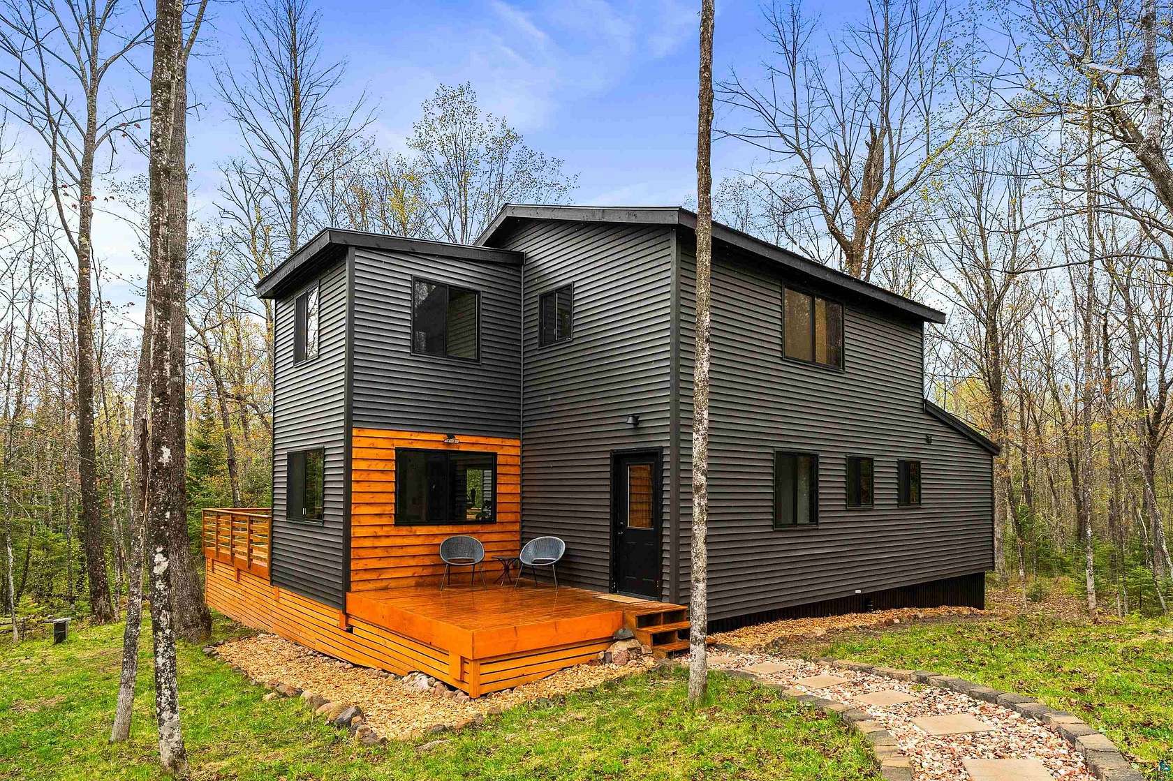 1.63 Acres of Land with Home for Sale in Duluth, Minnesota