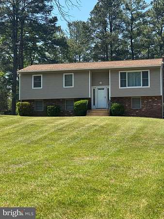 1.52 Acres of Land with Home for Lease in Warrenton, Virginia