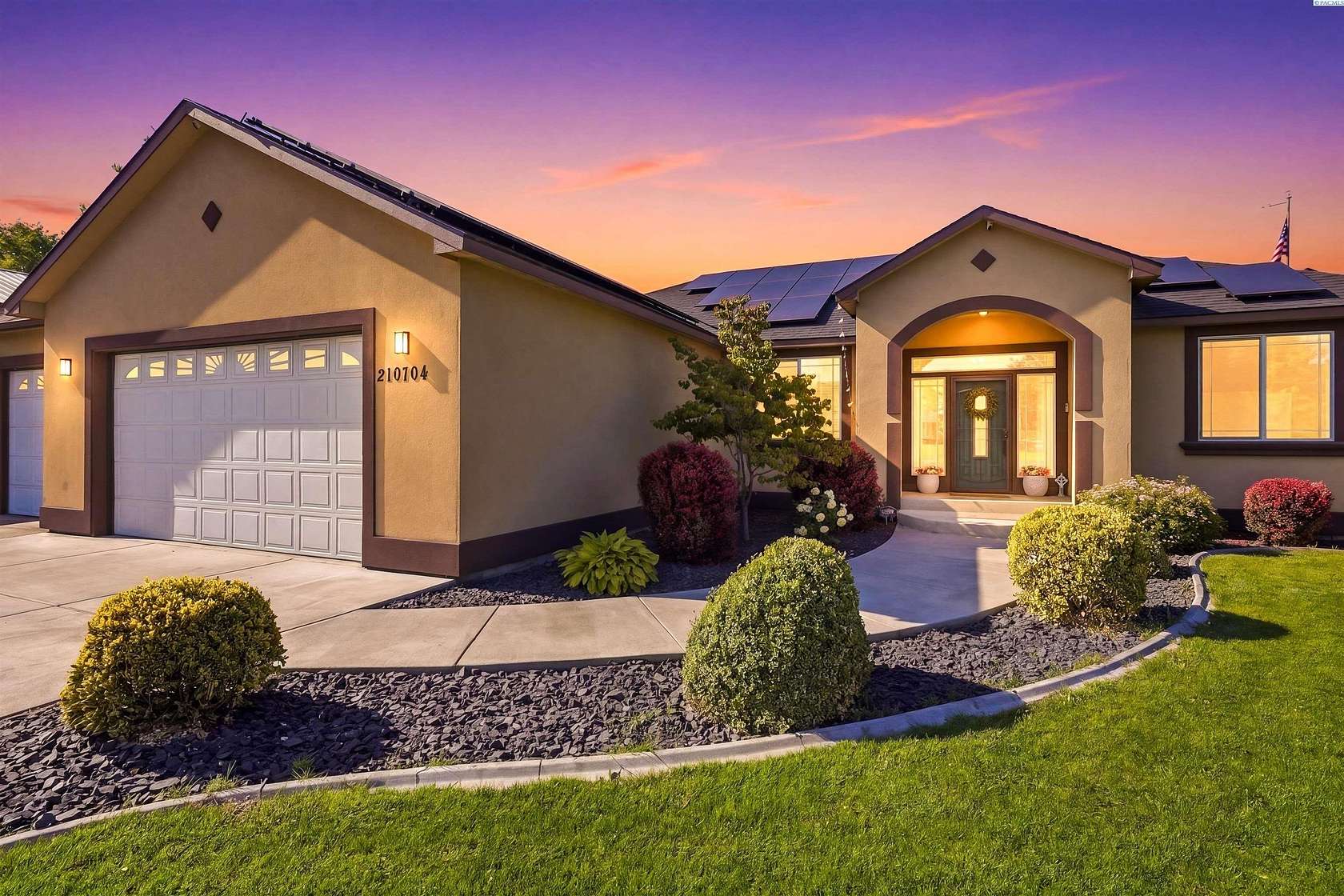 2.24 Acres of Land with Home for Sale in Kennewick, Washington