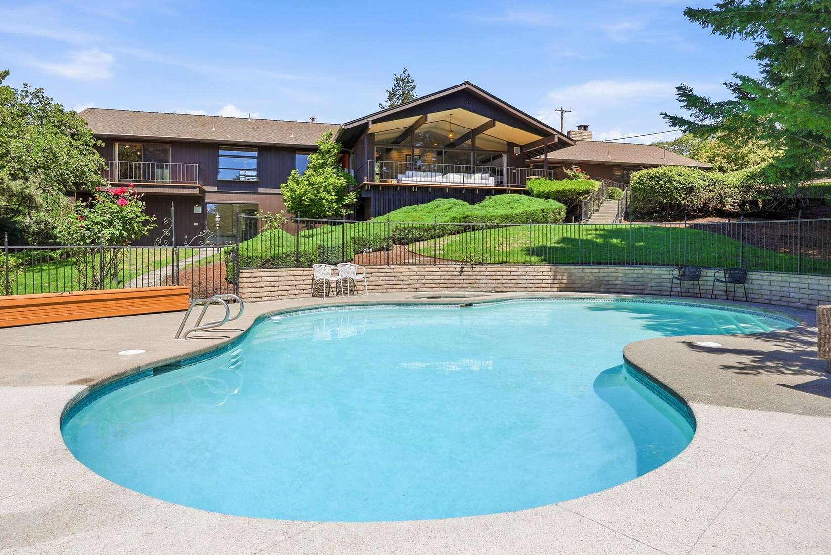 2 Acres of Land with Home for Sale in Medford, Oregon