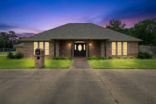 2.58 Acres of Land with Home for Sale in Henderson, Texas