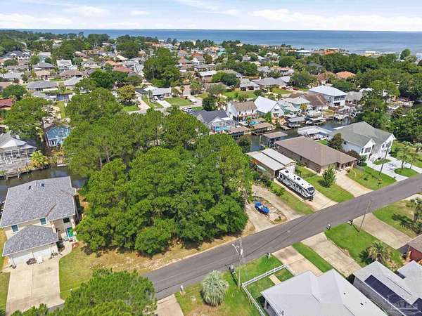 0.13 Acres of Residential Land for Sale in Gulf Breeze, Florida