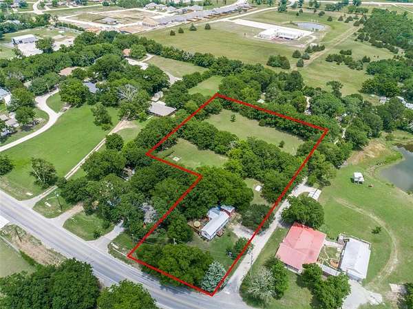 1.68 Acres of Land with Home for Sale in Blue Ridge, Texas