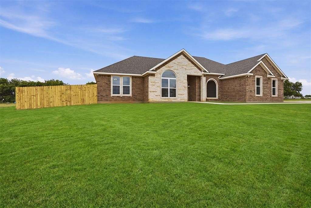 11.6 Acres of Land with Home for Sale in Grandview, Texas