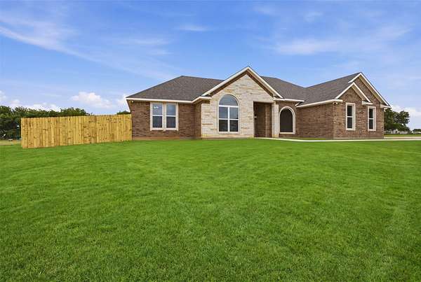11.6 Acres of Land with Home for Sale in Grandview, Texas