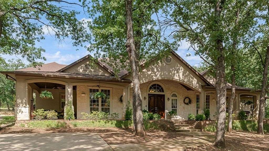 2.5 Acres of Land with Home for Sale in Azle, Texas
