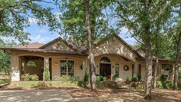 2.5 Acres of Land with Home for Sale in Azle, Texas