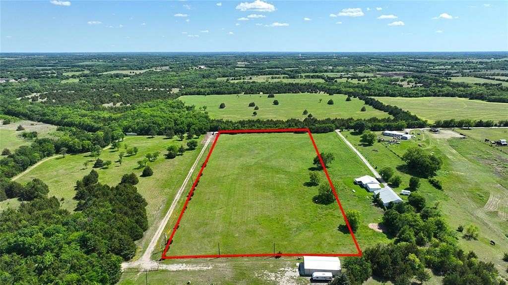 6 Acres of Residential Land for Sale in Trenton, Texas