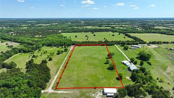 6 Acres of Residential Land for Sale in Trenton, Texas