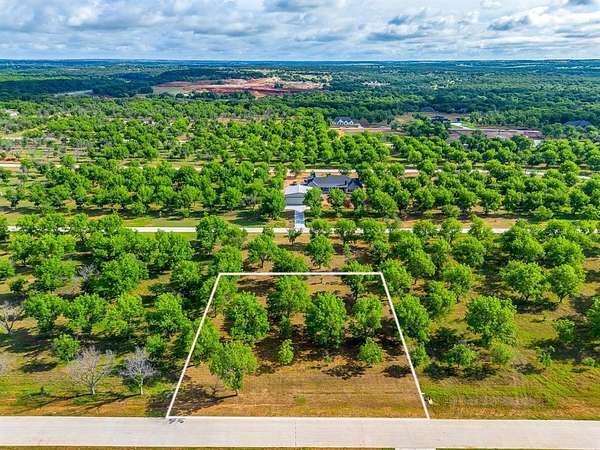 1.5 Acres of Residential Land for Sale in Granbury, Texas