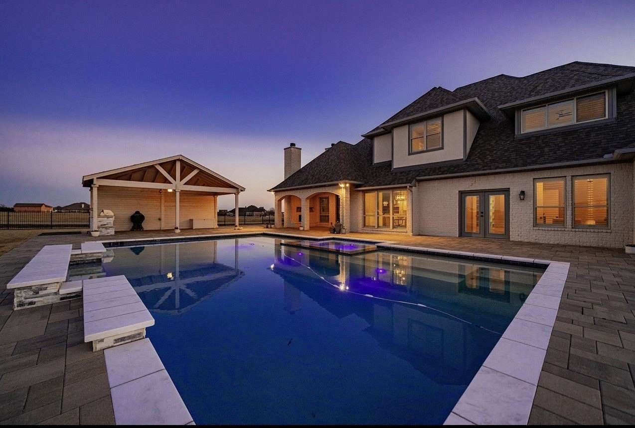 1.5 Acres of Land with Home for Sale in Rockwall, Texas