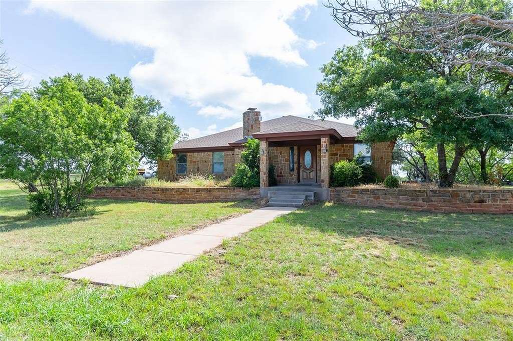 7 Acres of Land with Home for Sale in Clyde, Texas