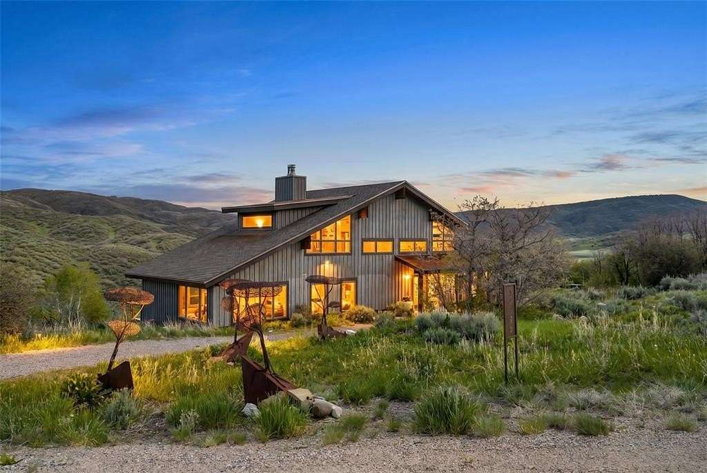 7.83 Acres of Land with Home for Sale in Oak Creek, Colorado