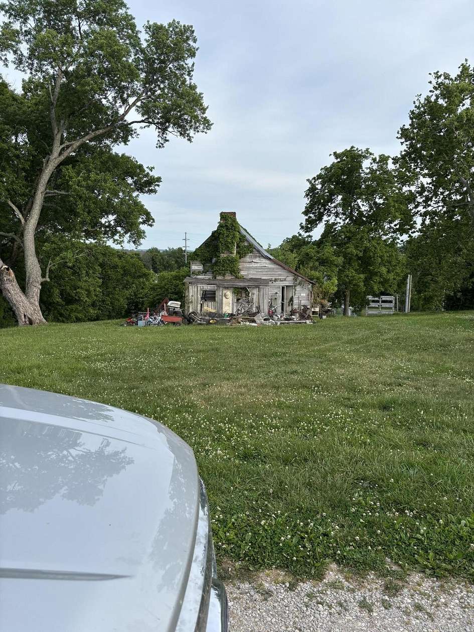 15 Acres of Recreational & Residential Land for Sale in Mount Vernon, Kentucky