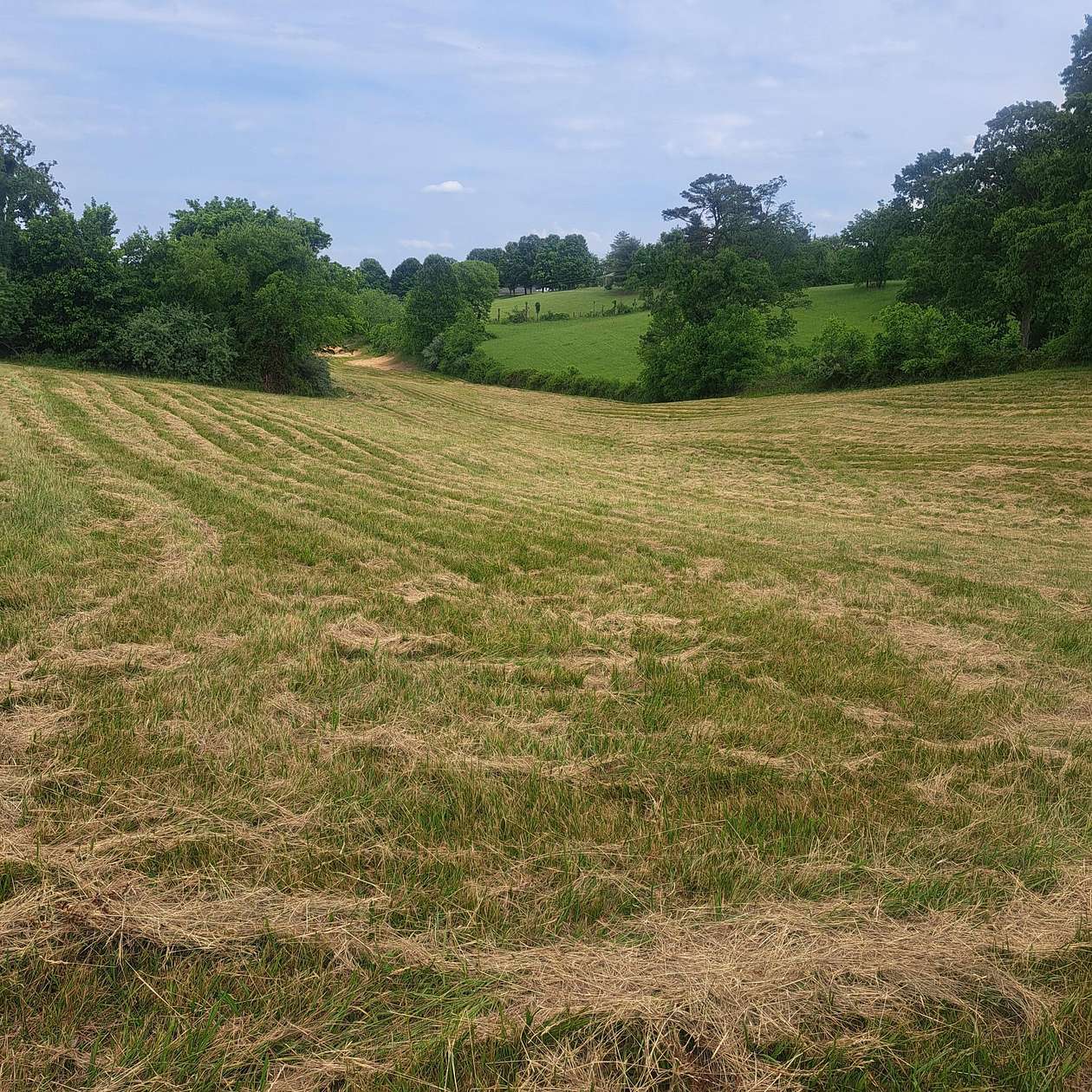 2 Acres of Residential Land for Sale in London, Kentucky