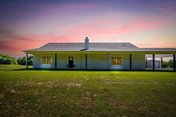 19.2 Acres of Land with Home for Sale in Grandview, Texas