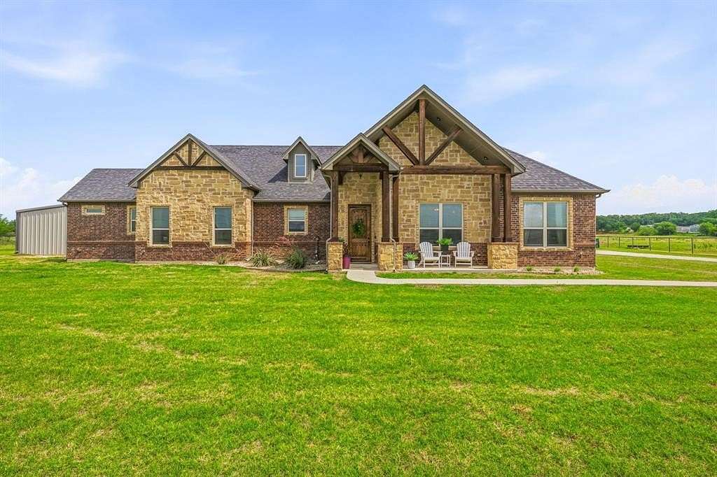 24 Acres of Agricultural Land with Home for Sale in Mineral Wells, Texas