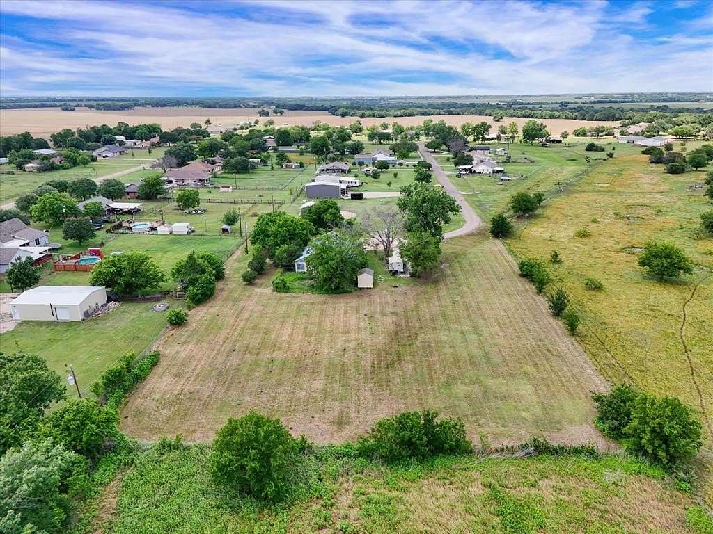 1.53 Acres of Land with Home for Sale in Woodway, Texas