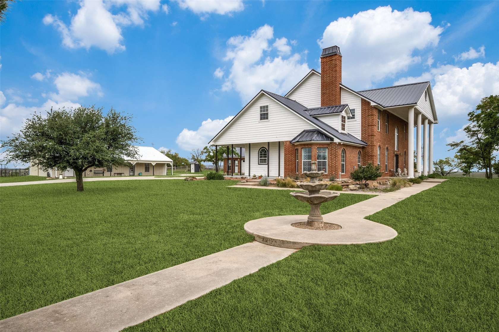 6.14 Acres of Land with Home for Sale in Bellevue, Texas