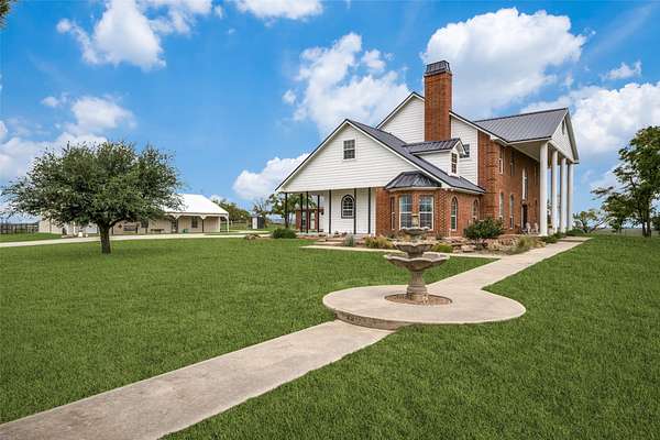 6.14 Acres of Land with Home for Sale in Bellevue, Texas