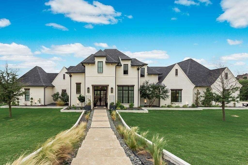 1.68 Acres of Land with Home for Sale in Fort Worth, Texas