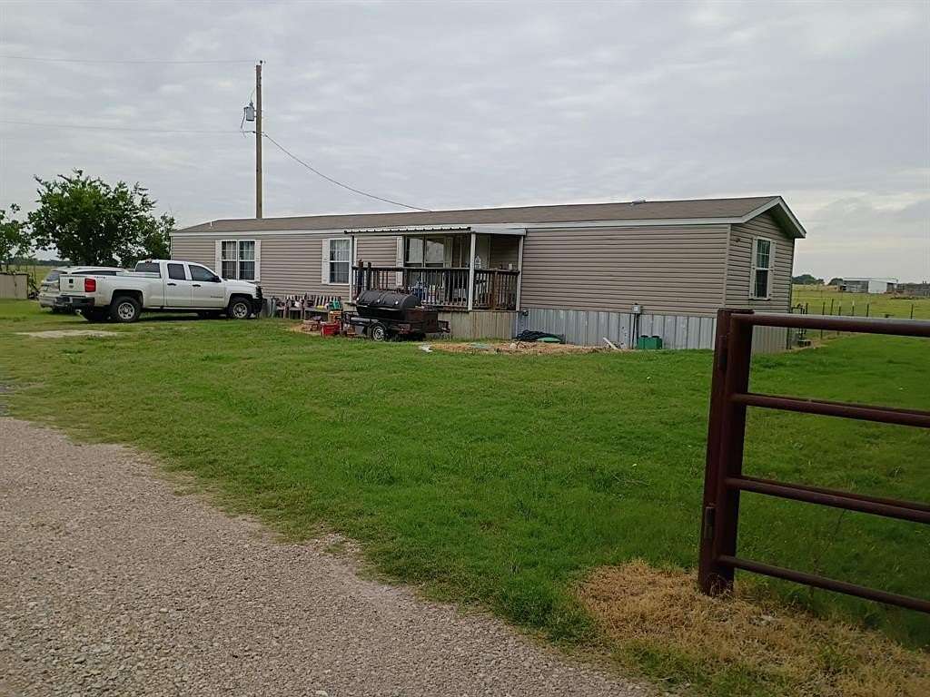 1.62 Acres of Land with Home for Sale in Waxahachie, Texas