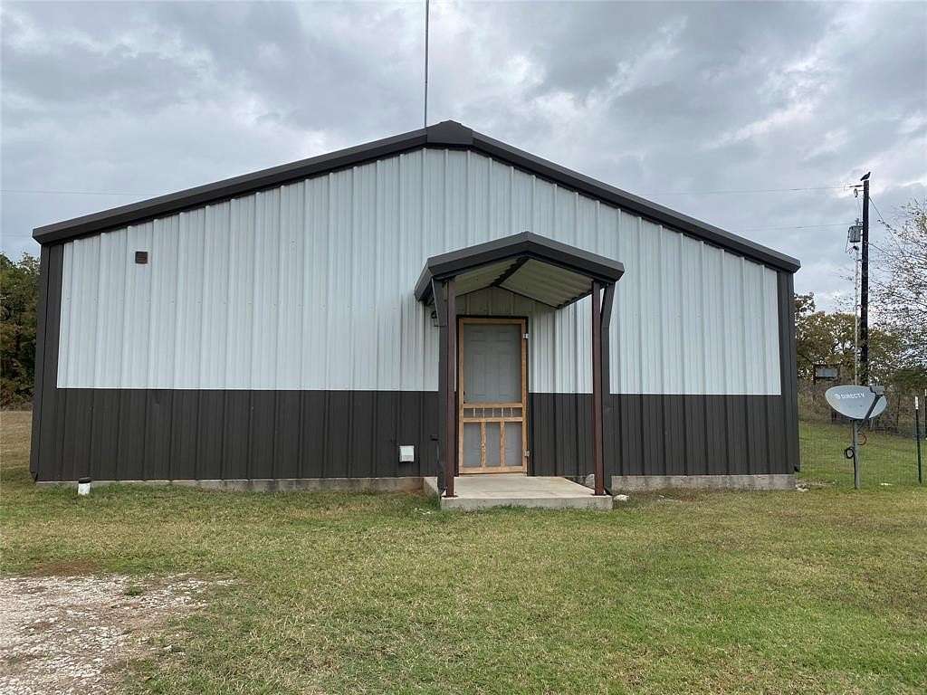 5.22 Acres of Land with Home for Lease in Boyd, Texas