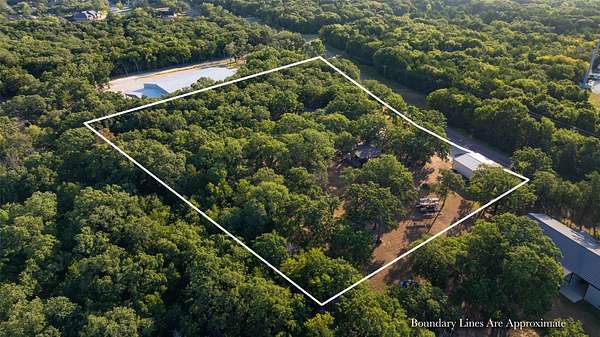3.34 Acres of Land with Home for Sale in Gainesville, Texas