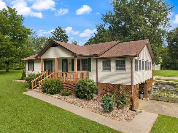 2.22 Acres of Land with Home for Sale in Albany, Kentucky
