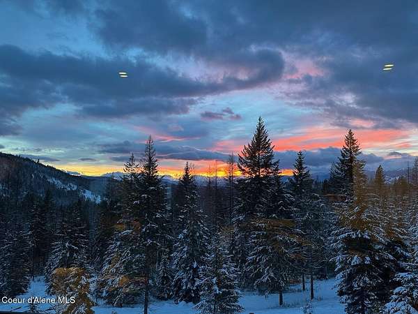 20 Acres of Land with Home for Sale in Sandpoint, Idaho