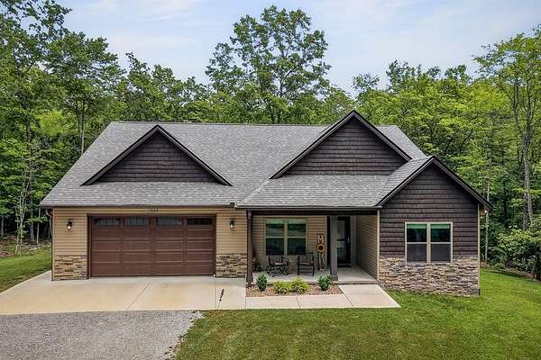 4 Acres of Land with Home for Sale in Monterey, Tennessee