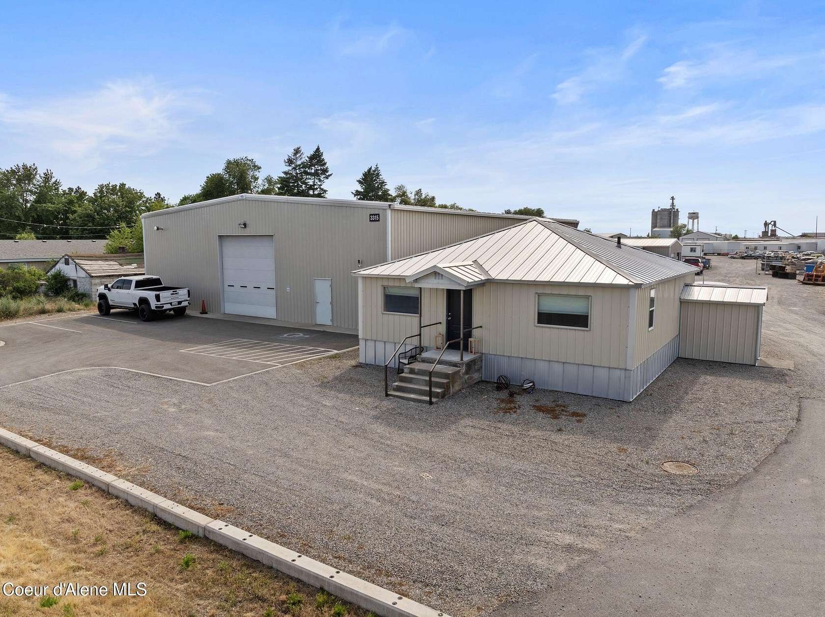 2 Acres of Improved Commercial Land for Sale in Greenacres, Washington