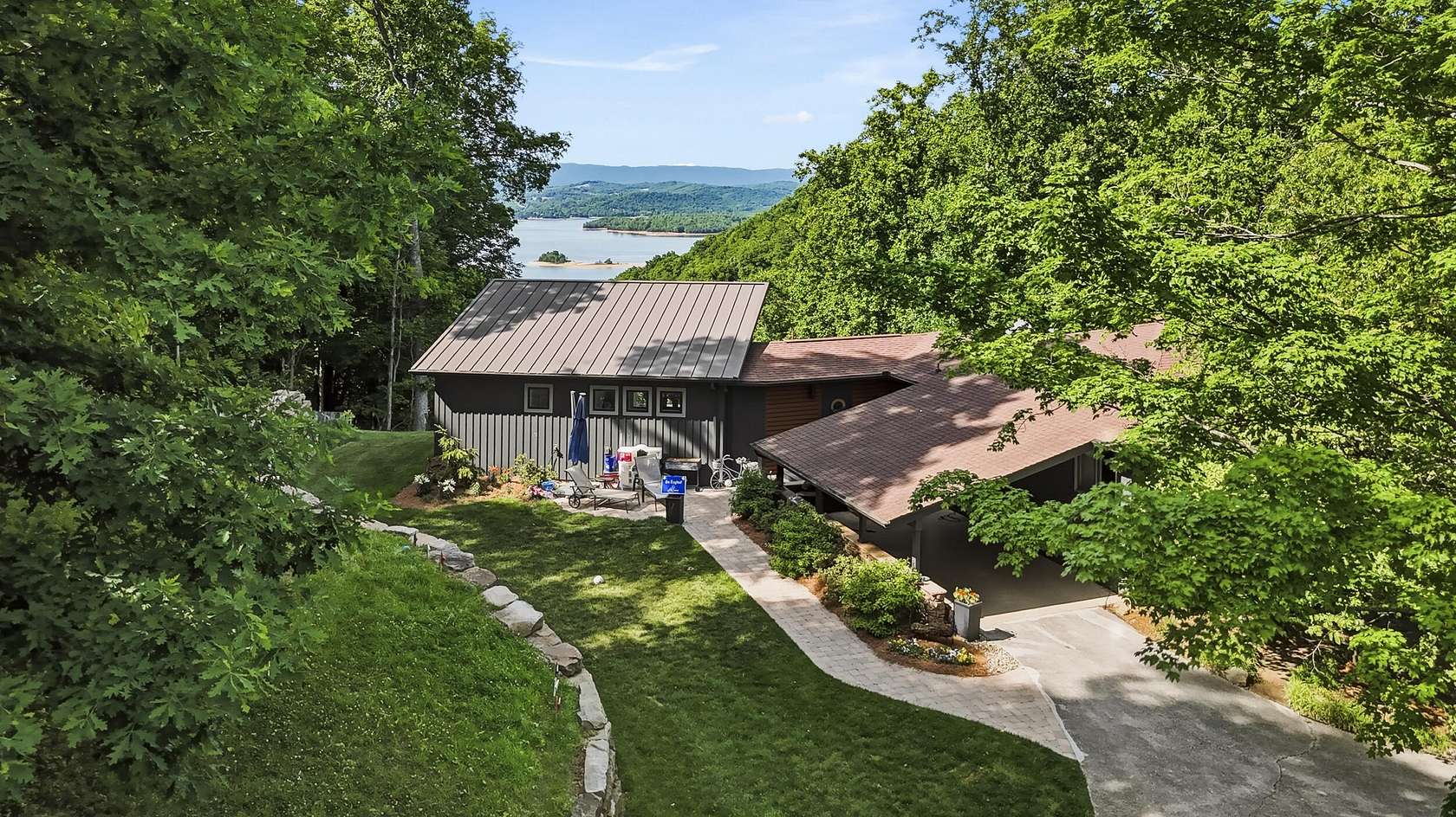 2.22 Acres of Land with Home for Sale in Morristown, Tennessee