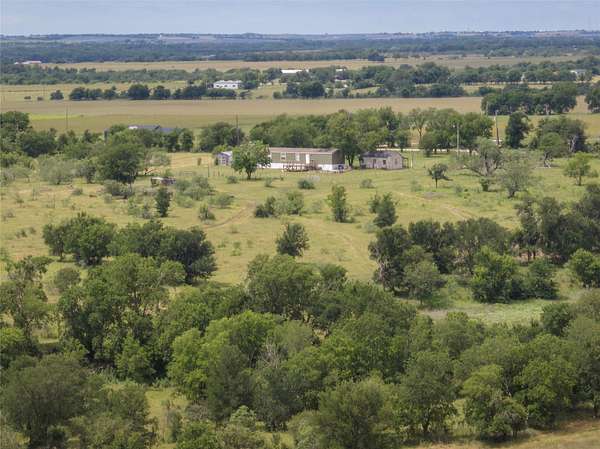 65 Acres of Land with Home for Sale in Chilton, Texas