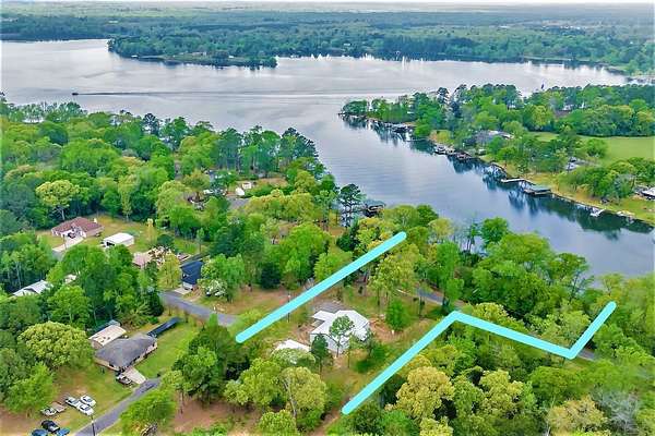 1.6 Acres of Land with Home for Sale in Mineola, Texas