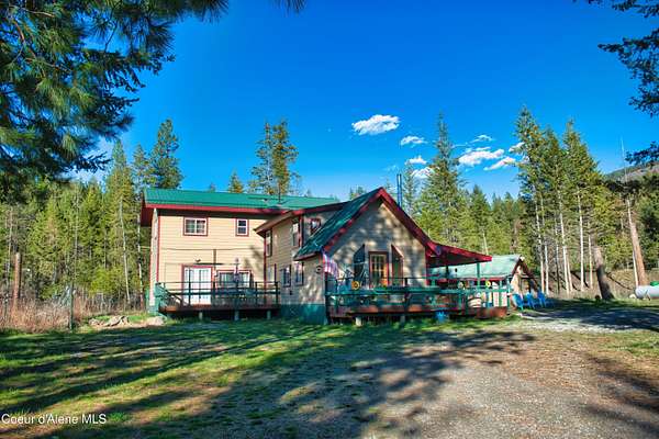 4.45 Acres of Land with Home for Sale in Bonners Ferry, Idaho