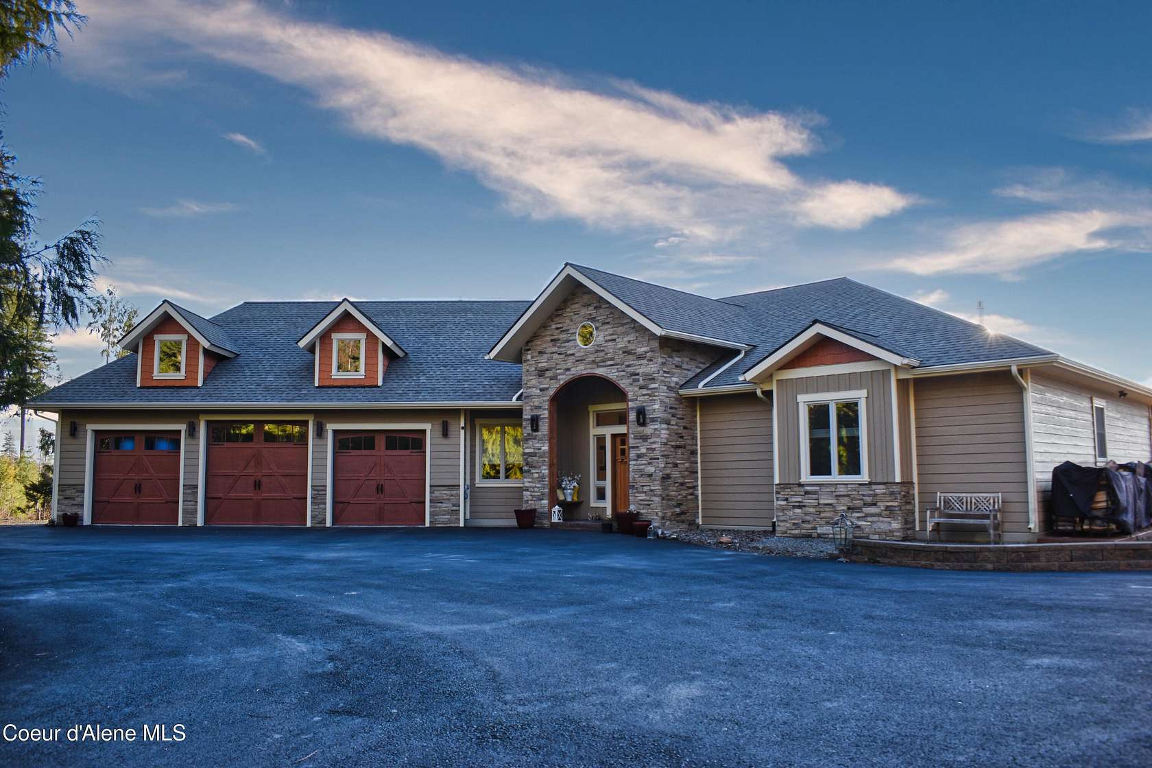 3.26 Acres of Land with Home for Sale in Bonners Ferry, Idaho