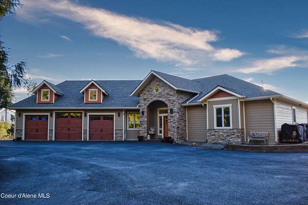 3.26 Acres of Land with Home for Sale in Bonners Ferry, Idaho