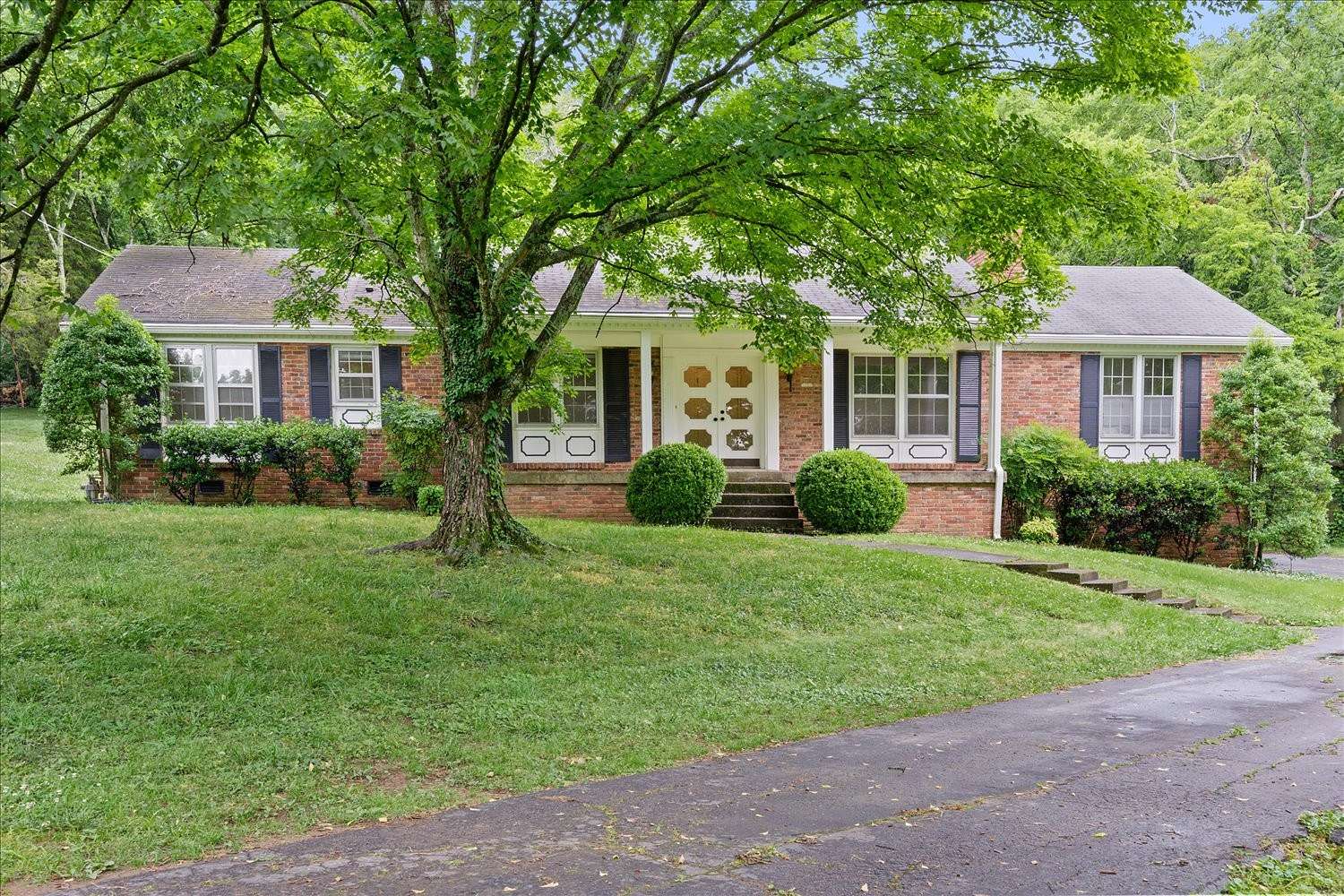 2 Acres of Land with Home for Sale in Nashville, Tennessee