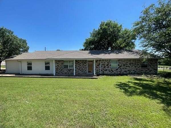 2.62 Acres of Land with Home for Sale in Midlothian, Texas