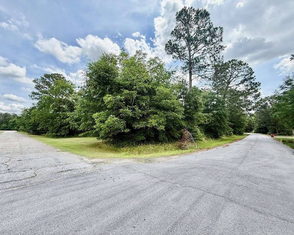1.12 Acres of Residential Land for Sale in Hawkinsville, Georgia