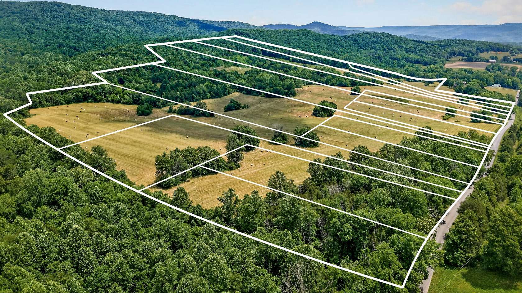 195 Acres of Land for Auction in Sparta, Tennessee