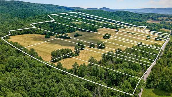 195 Acres of Land for Auction in Sparta, Tennessee