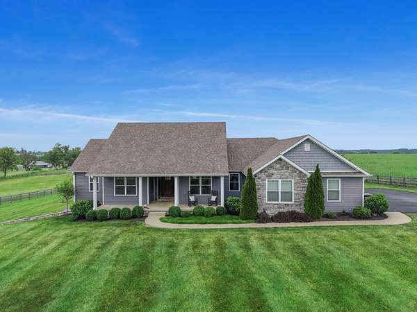 5 Acres of Land with Home for Sale in Lancaster, Kentucky
