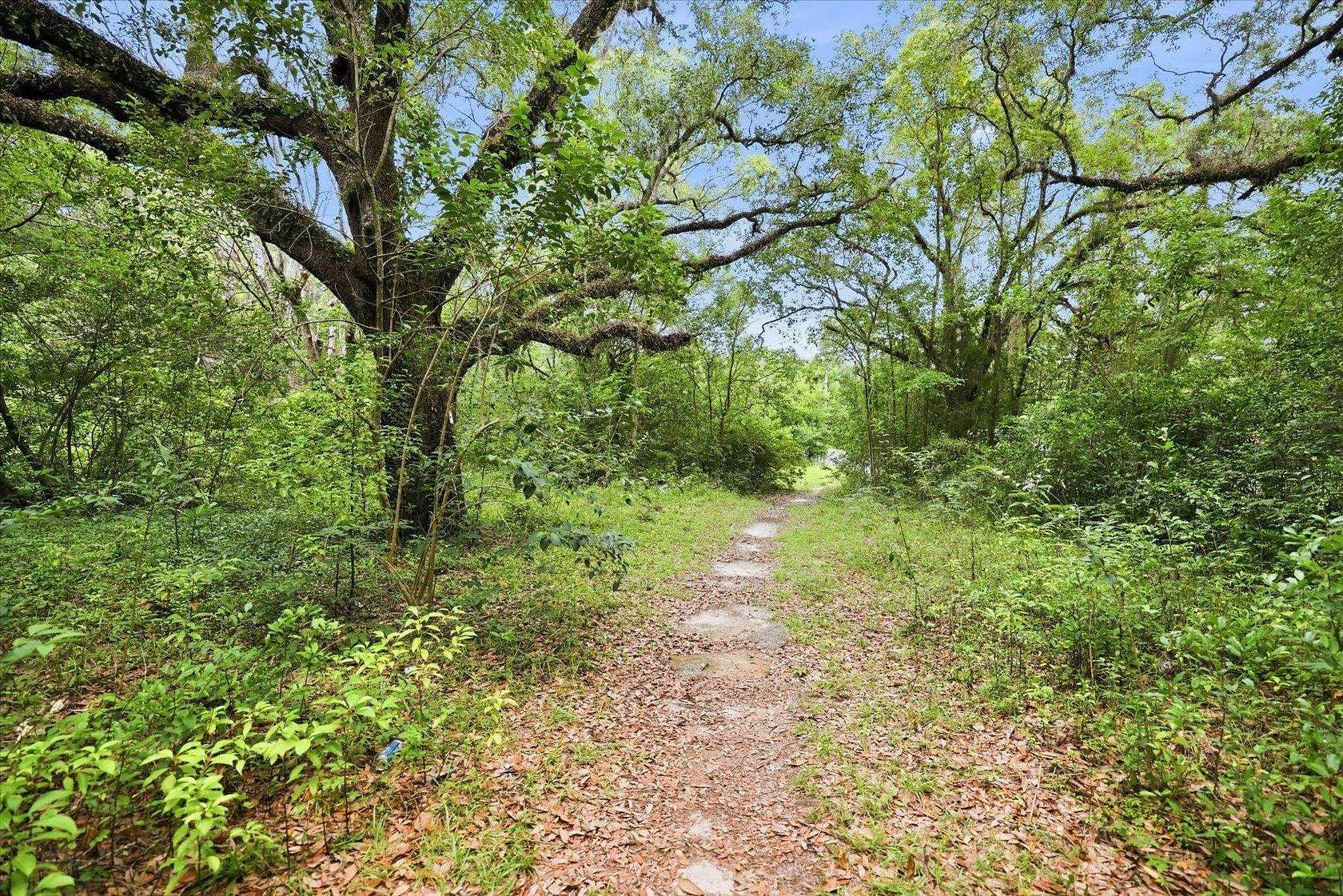 1 Acre of Residential Land for Sale in Tallahassee, Florida