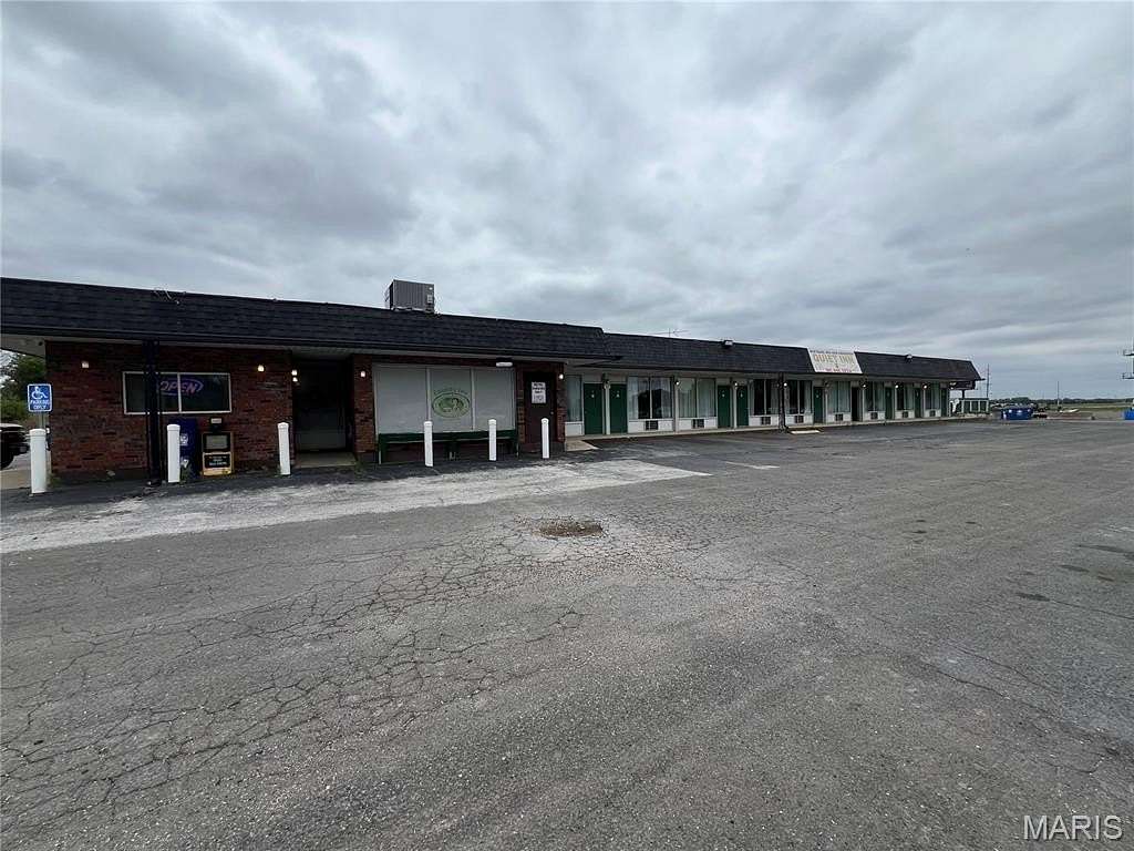 1.52 Acres of Improved Commercial Land for Sale in Livingston, Illinois