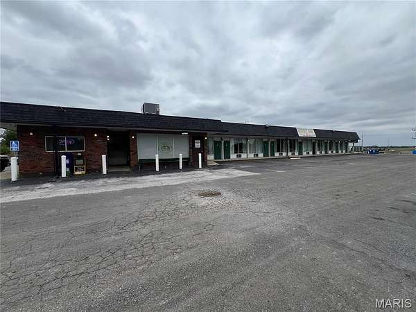1.52 Acres of Improved Commercial Land for Sale in Livingston, Illinois