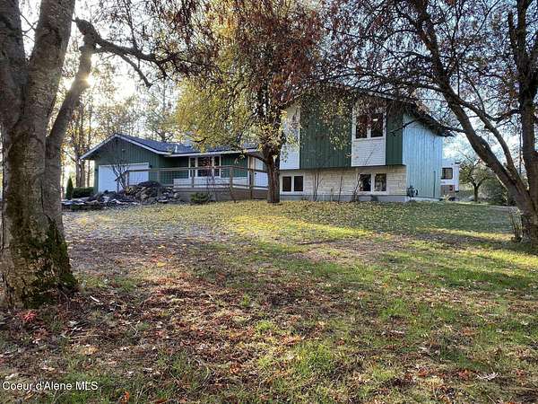 2.87 Acres of Land with Home for Sale in Chattaroy, Washington