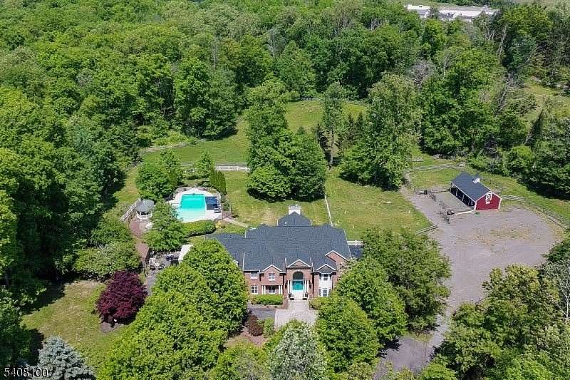10.1 Acres of Land with Home for Sale in Tewksbury Township, New Jersey