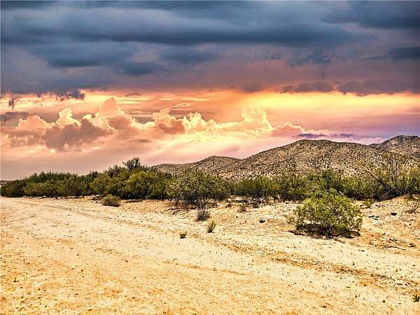 10 Acres of Land for Sale in Kingman, Arizona